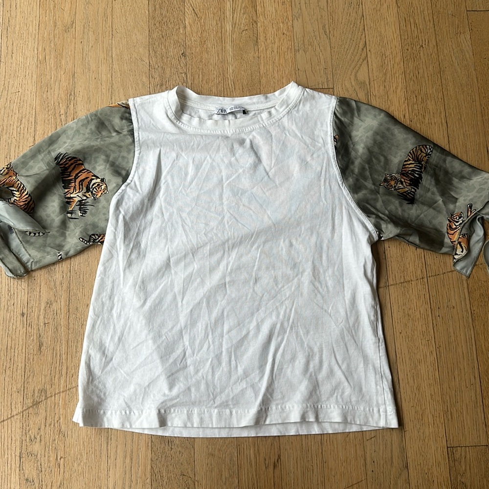 Zara White T Shirt with green tie sleeve tiger detail